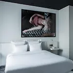 Le General 4* Paris